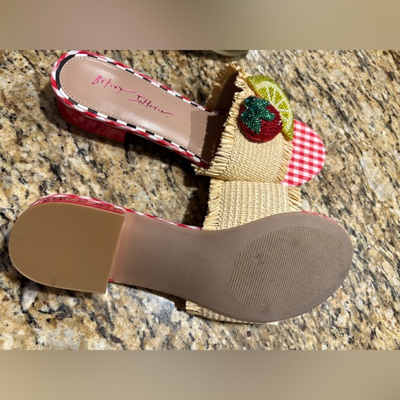 Betsey Johnson nautural Lindyy Fruit Block Heel Bead Embellished Sandals size 11 - Picture 7 of 11